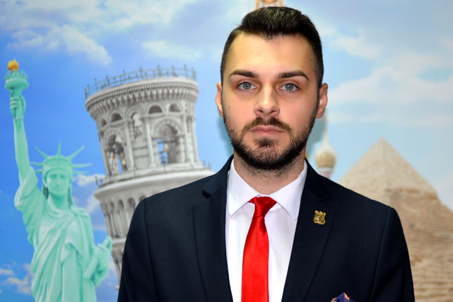 М-р Роберто Миленков